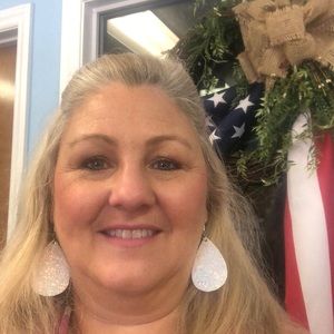 Meet your Posher, Debbie